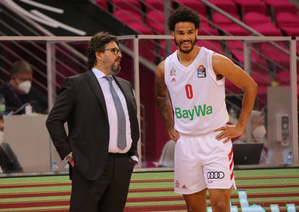 项明显的 项明显的